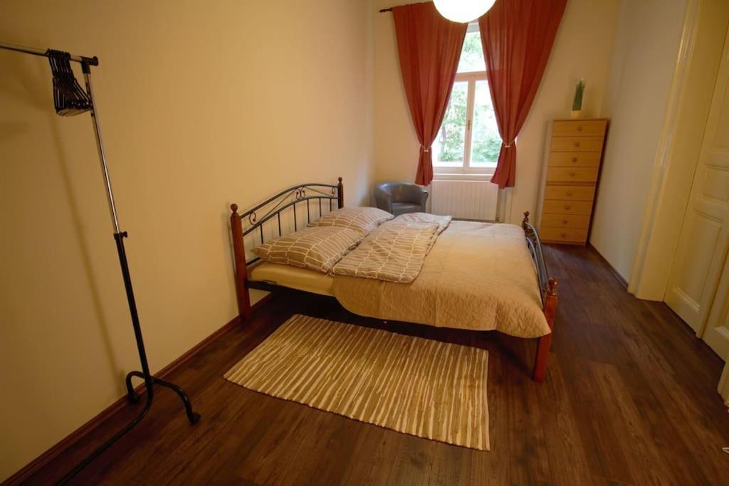 Comfort 2Bedrooms Quite Place!-Vinohrady Prague Exterior photo