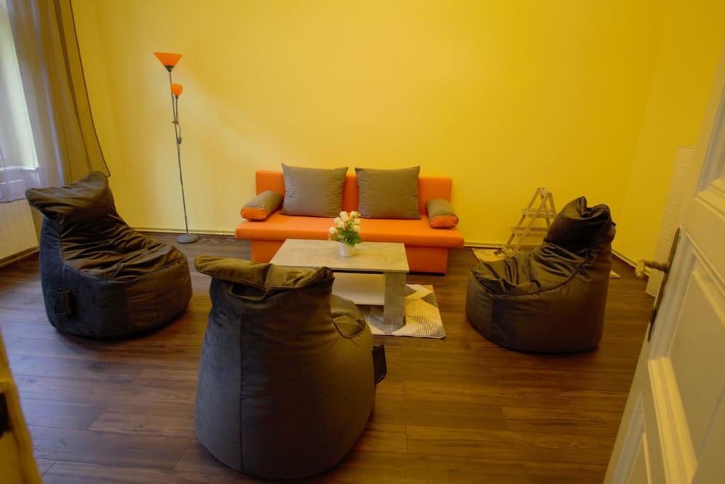 Comfort 2Bedrooms Quite Place!-Vinohrady Prague Exterior photo